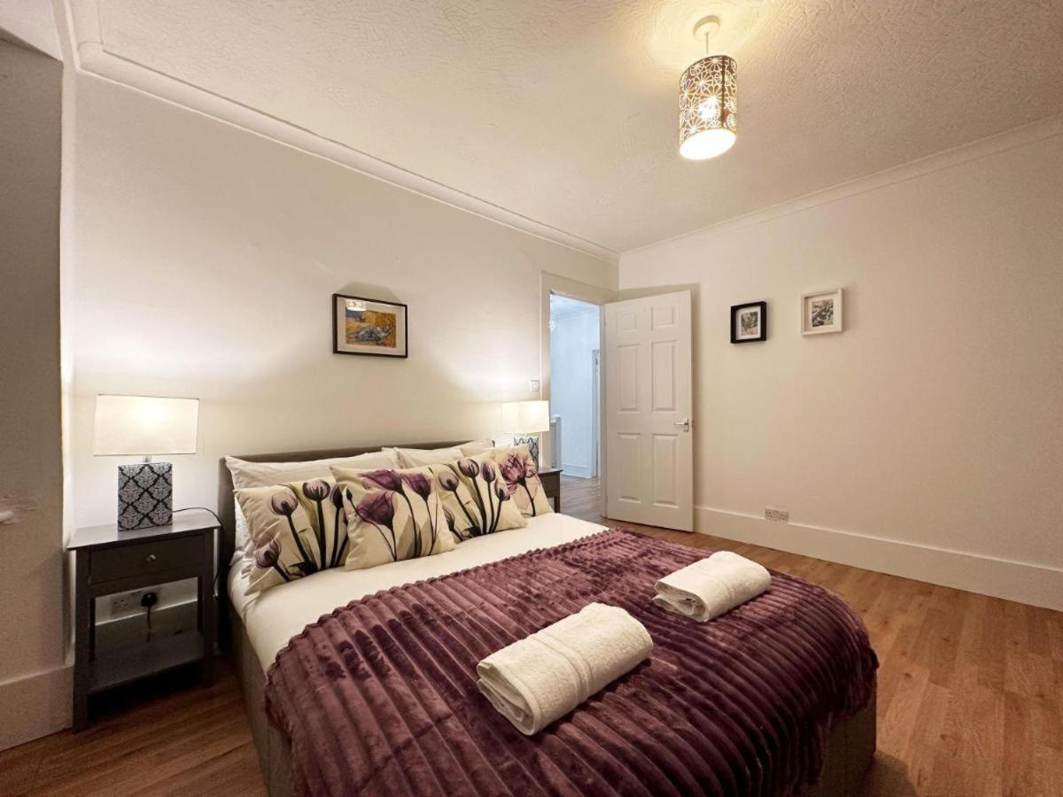 Charming 3-Bedroom Family Home London Exterior photo